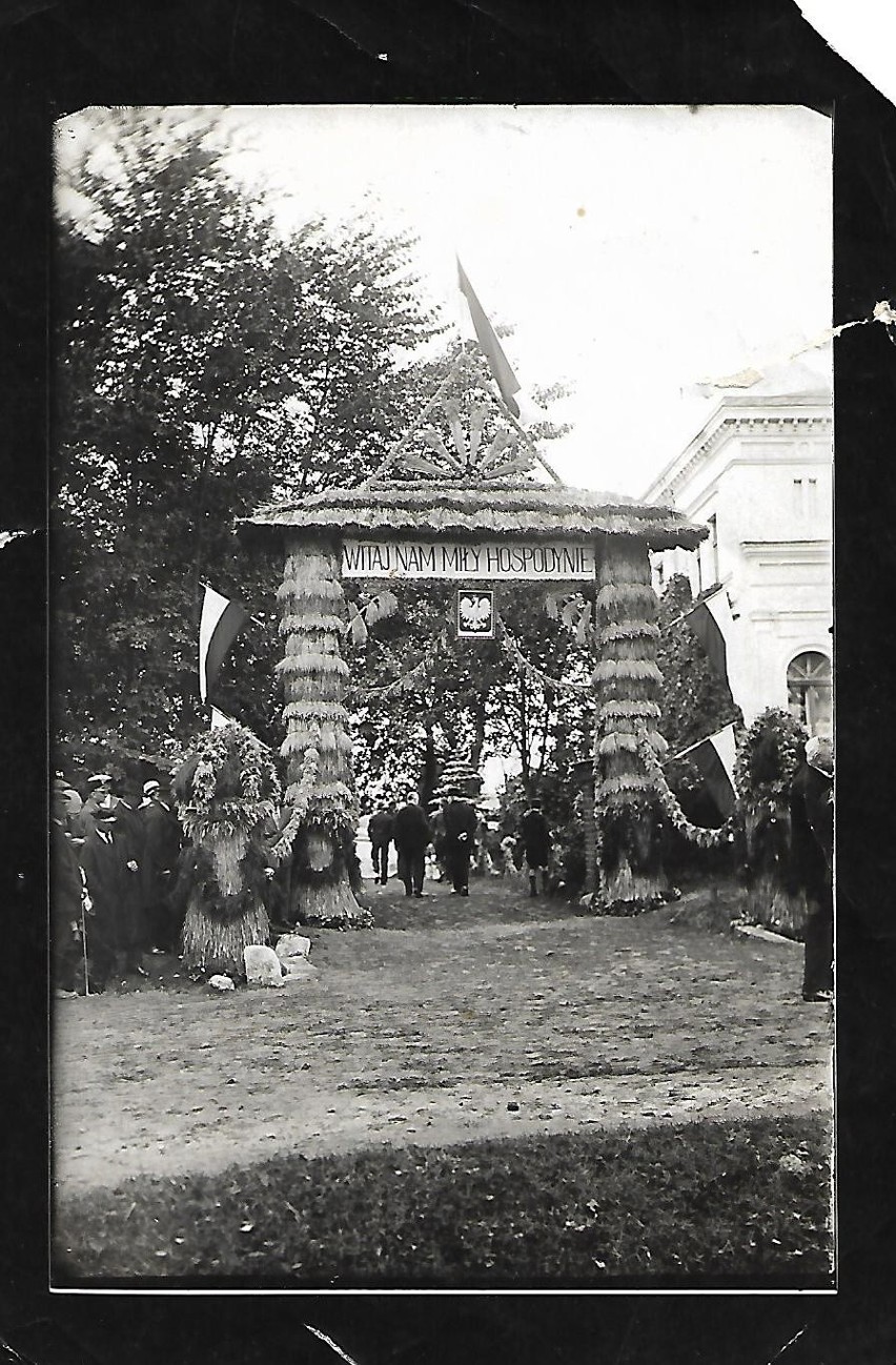 Brama powitalna podczas dożynek we Włoszanowie 4 lipca 1928...