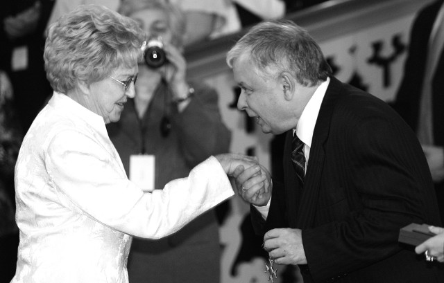 We wrześniu 2008 roku odebrała ważne odznaczenie państwowe z rąk prezydenta Lecha Kaczyńskiego