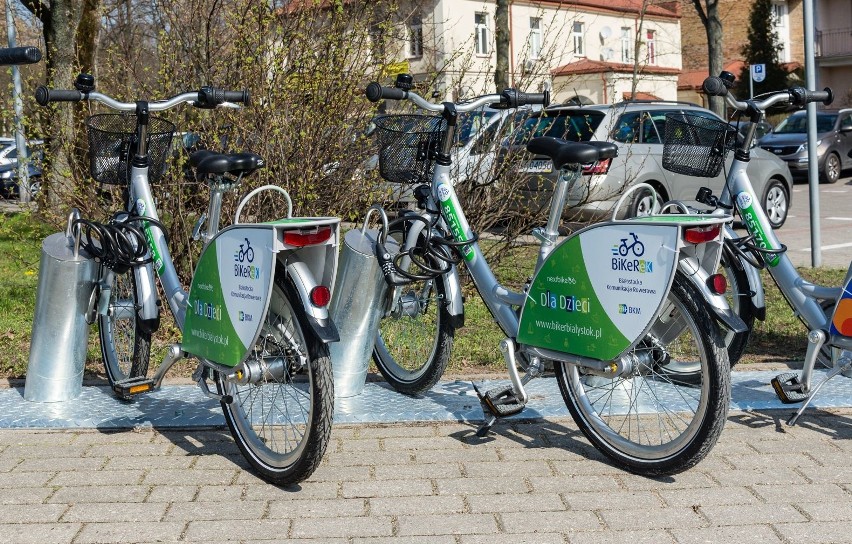 W tym roku przybyło 60 stojaków, 40 rowerów standardowych,...