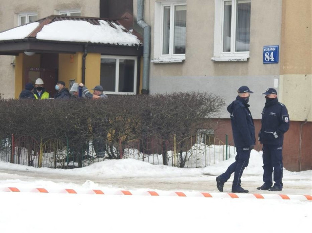 Suwałki. Awaria gazociągu. Z budynku przy ulicy Reja ewakuowano 58 mieszkańców [Zdjęcia]
