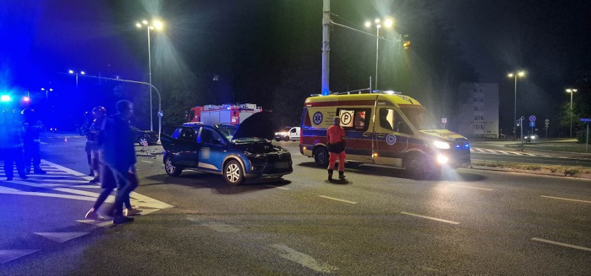 Nocny wypadek w centrum Koszalina. Zderzyły się dwa auta