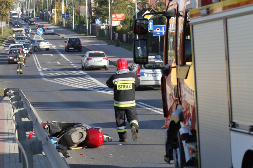 Zderzenie w Tarnobrzegu. Motorowerzysta potrącony przez tira (ZDJĘCIA)