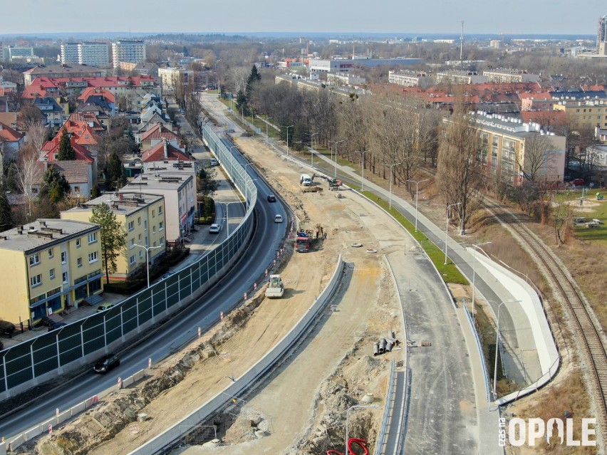 Centrum przesiadkowe Opole Wschodnie. Postępują prace przy...