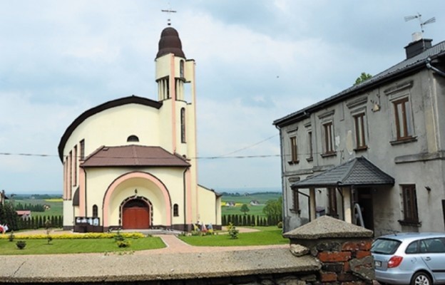 Parafia w Pińczycach