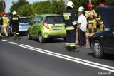 Wypadek na drodze krajowej 77 w Turbi. Zderzyły się chevrolet i seat (ZDJĘCIA)