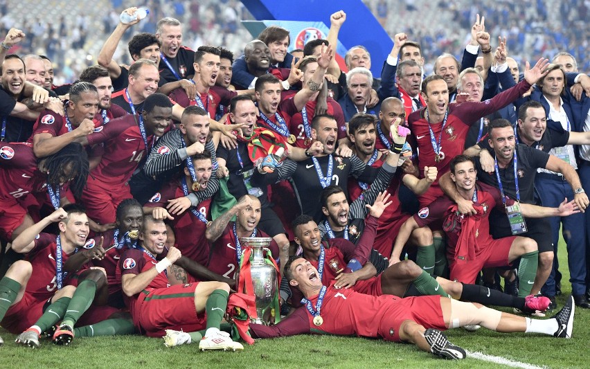 Mistrzem Europy 2016 zostali Portugalczycy, którzy po...