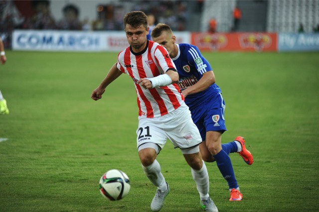 Hubert Wołąkiewicz w akcji w trakcie meczu Cracovii