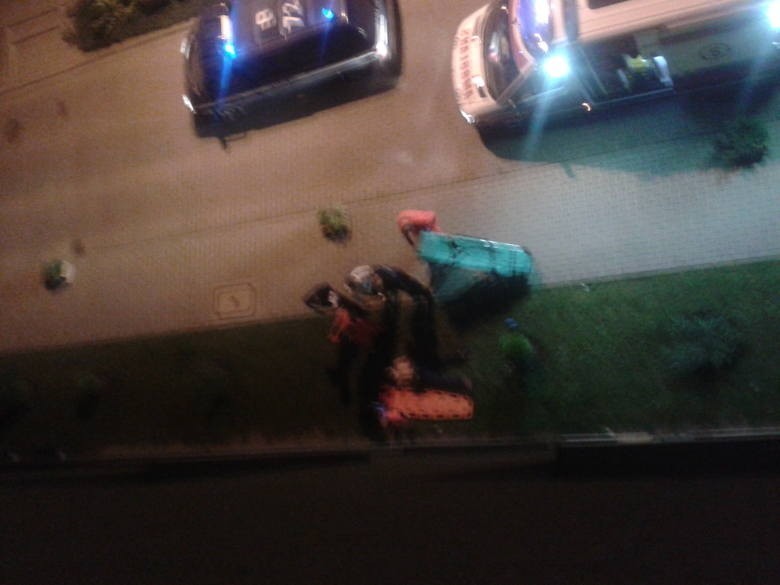 Wrocław: Wypadek na Gaju. Podczas imprezy 19-latek spadł z balkonu (FOTO)