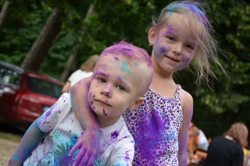 Święto Kolorów Holi na sępoleńskiej plaży