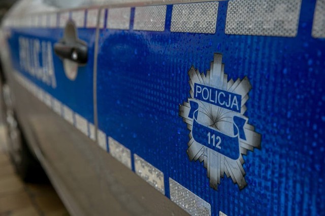 Policjanci zatrzymali notoryczną złodziejkę, która skradzione w sklepach kosmetyki sprzedawała