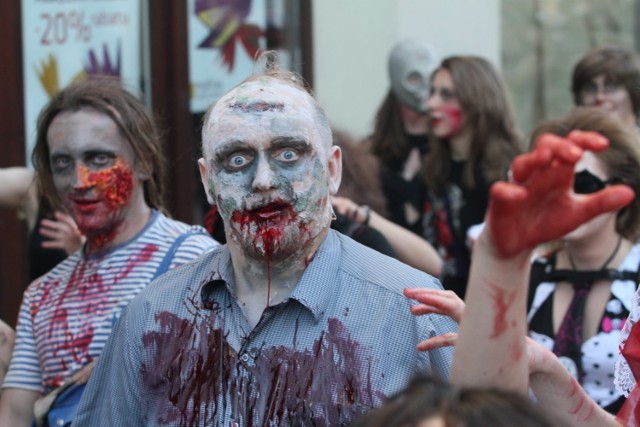 Ulicą Piotrkowską przeszła parada zombie