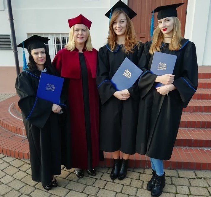 Pożegnanie absolwentów w Małopolskiej Uczelni Państwowej w Oświęcimiu. Kolejny rocznik otrzymał dyplomy,, a najlepsi wyróżnienia [ZDJĘCIA]