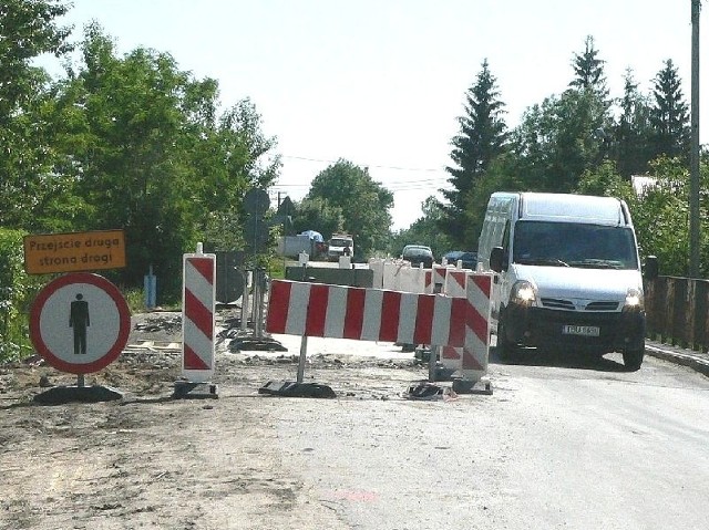 Drogowcy remontują most na trasie 776 także w Łatanicach.