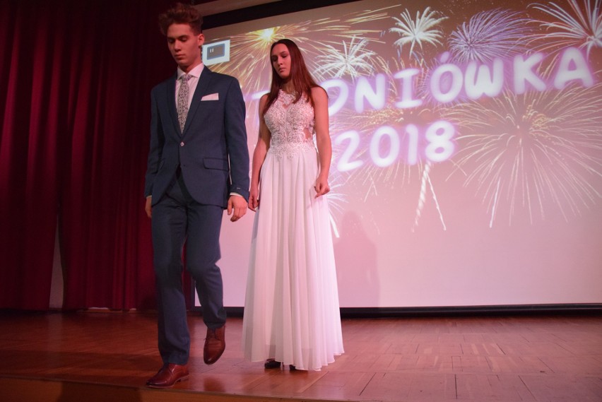 Moda studniówkowa 2018. Pokaz w Zespole Szkół nr 1 im....