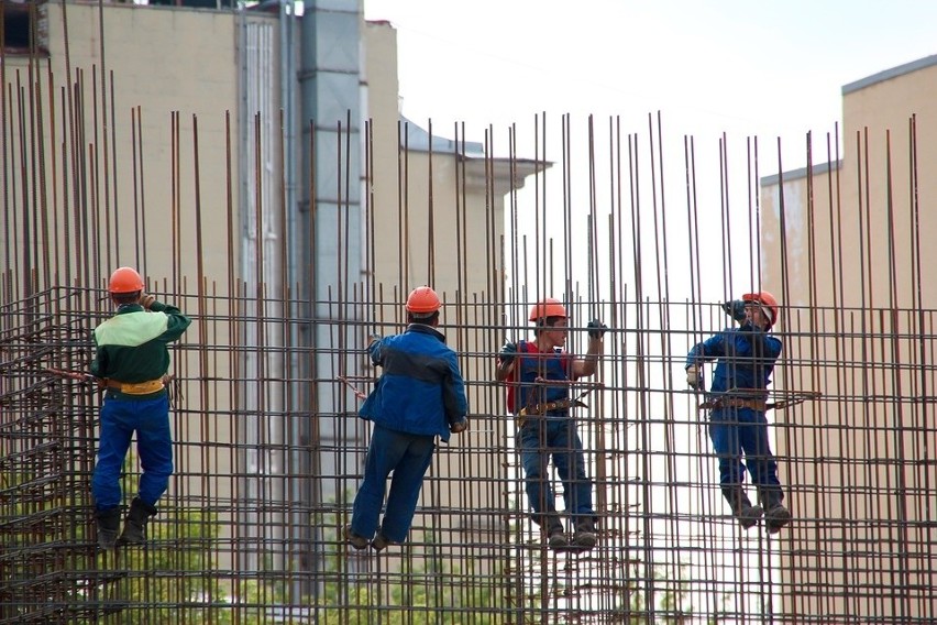 Wielu cudzoziemców pracuje nielegalnie na budowach