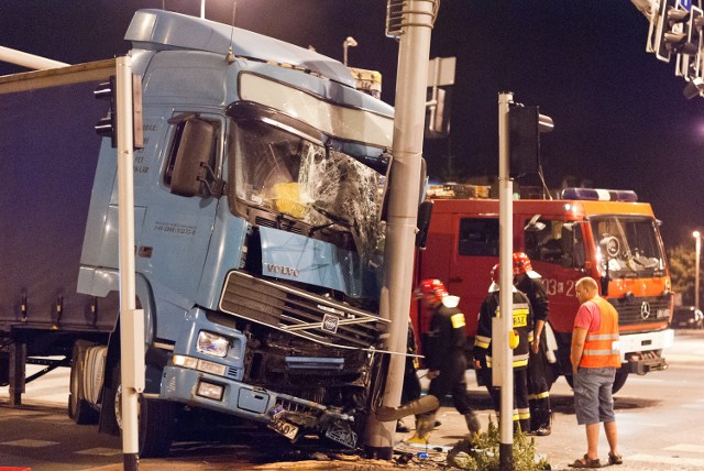 Wypadek na skrzyżowaniu ul. Długiej i Krańcowej: Jedna osoba ranna