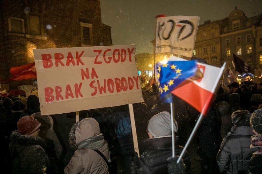 „Narodu wybraniec zakłada nam kaganiec”. Protestują przeciwko zmianie przepisów o zgromadzeniach