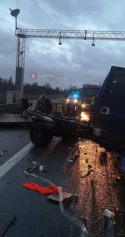 Poważny wypadek na autostradzie A4. Jezdnia w kierunku Rzeszowa była zablokowana [ZDJĘCIA]
