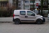 Wrocław: Wolno zaparkować czy nie? Straż miejska jest na tak, ale policja na nie...