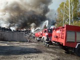 Pożar hałdy śmieci w Zelowie: 15 tys. zł za wskazanie podpalacza