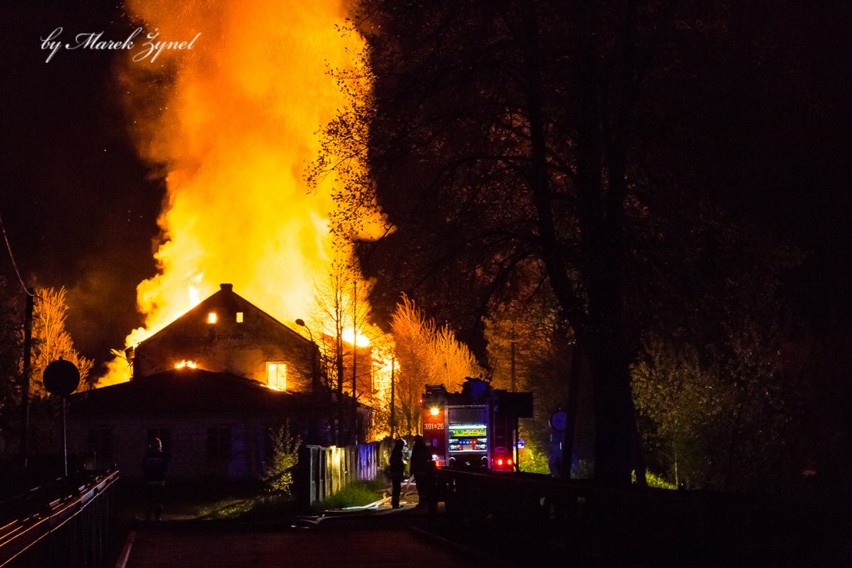 Ul. Plac Kościuszki. Pinea spłonęła. Pożar dawnej fabryki mebli (zdjęcia, wideo)