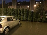 Ulewy w Białymstoku. Ulice i garaże zalewa woda. Mieszkańcy bezskutecznie szukają pomocy [ZDJĘCIA]