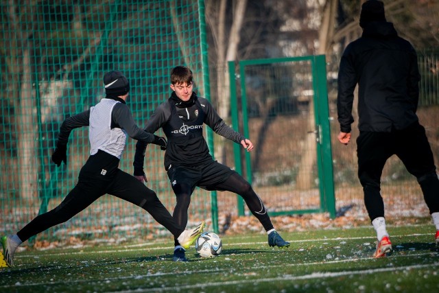 Mikołaj Tudruj (z prawej) oficjalnie dołączył do Śląska Wrocław 10 stycznia. Od razu rozpoczął przygotowania do rundy wiosennej z zespołem Jacka Magiery