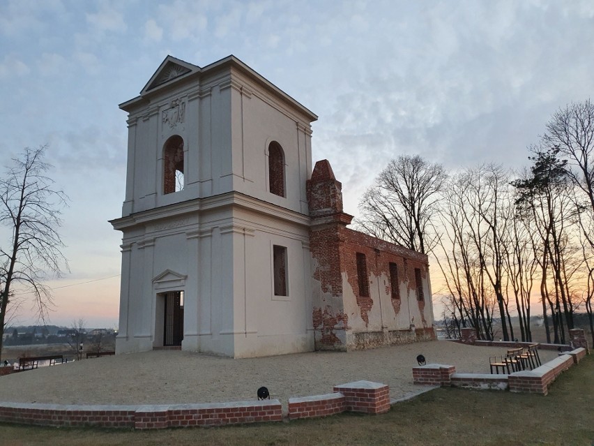 Ruiny barokowego zboru kalwińskiego w Piaskach...
