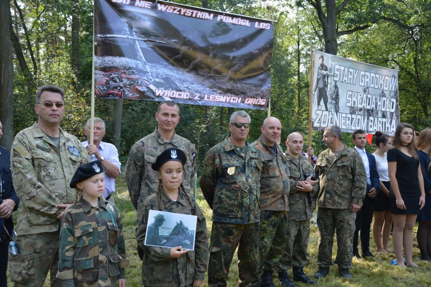 Mieszkańcy Starego Grodkowa opiekują się miejscem pamięci,...