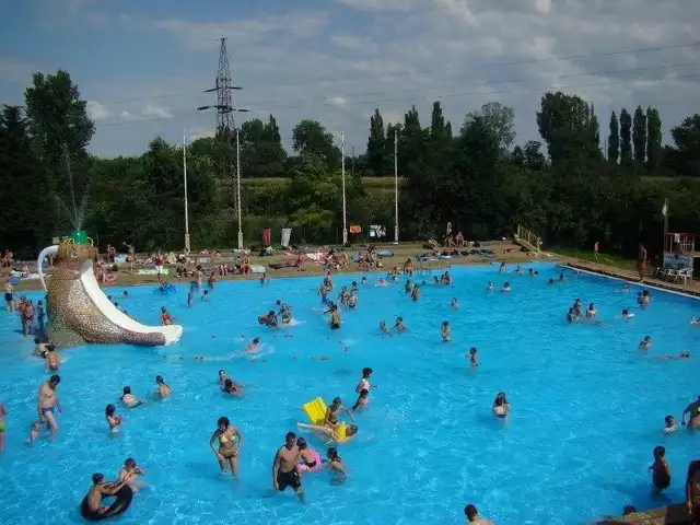 Tak przed remontem wyglądał basen przy ul. Fabrycznej w Kostrzynie nad Odrą.