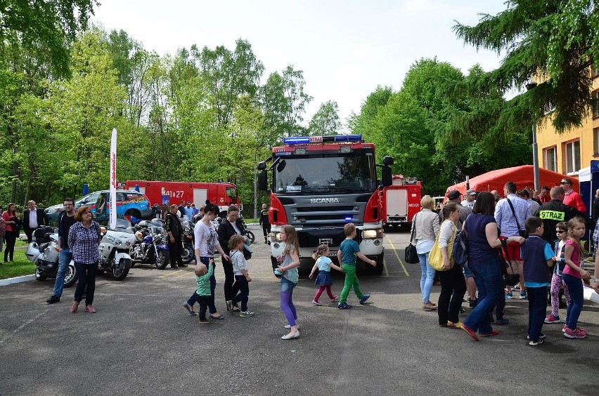 Piknik strażacki w siedzibie dąbrowskiej PSP