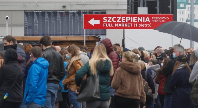 Raport szczepień w woj. śląskim.Sprawdź, ile szczepień wykonano w miastach i powiatach woj. śląskiego na 10 maja 2021Zobacz kolejne plansze. Przesuwaj zdjęcia w prawo - naciśnij strzałkę lub przycisk NASTĘPNE