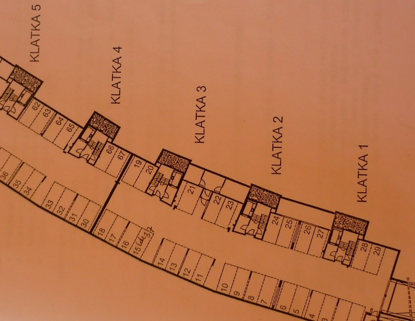 Plan garaży podziemnych...