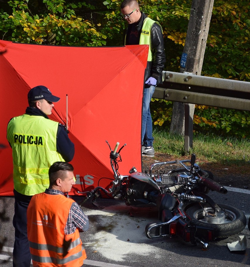 Tragiczny wypadek na DK21. Motocyklista uderzył w...