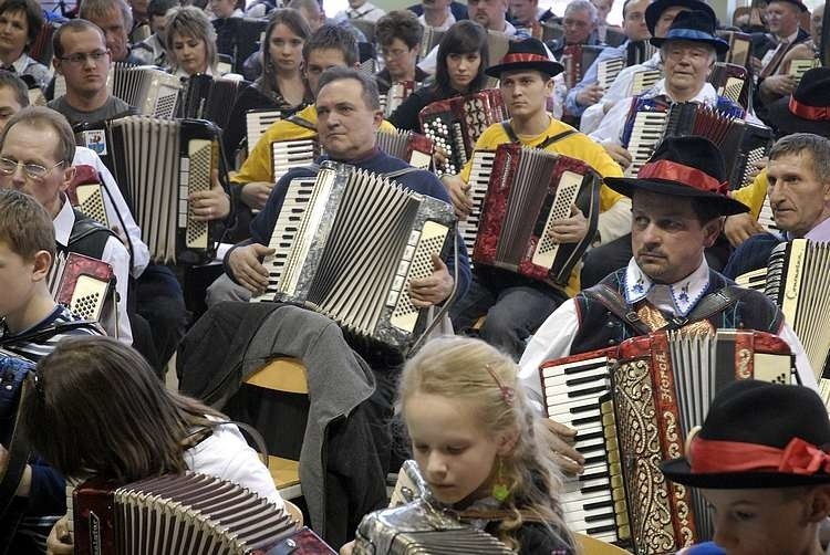 W Miastku, podczas niedzielnego Dnia Jedności Kaszubów,...