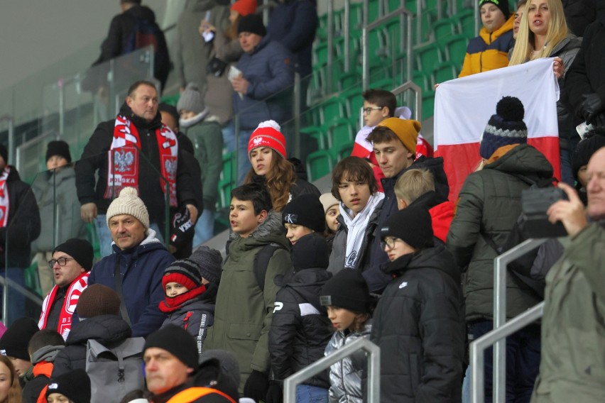 Kibice na meczu Polska - Ukraina 1:0 w Lidze Narodów kobiet. Byłeś na stadionie w Stalowej Woli? Znajdź się na zdjęciach