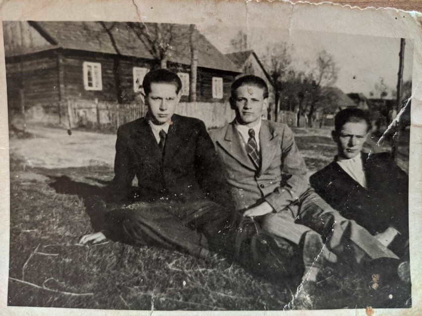 Stanisław Figiel (pierwszy z lewej) w czasach młodości