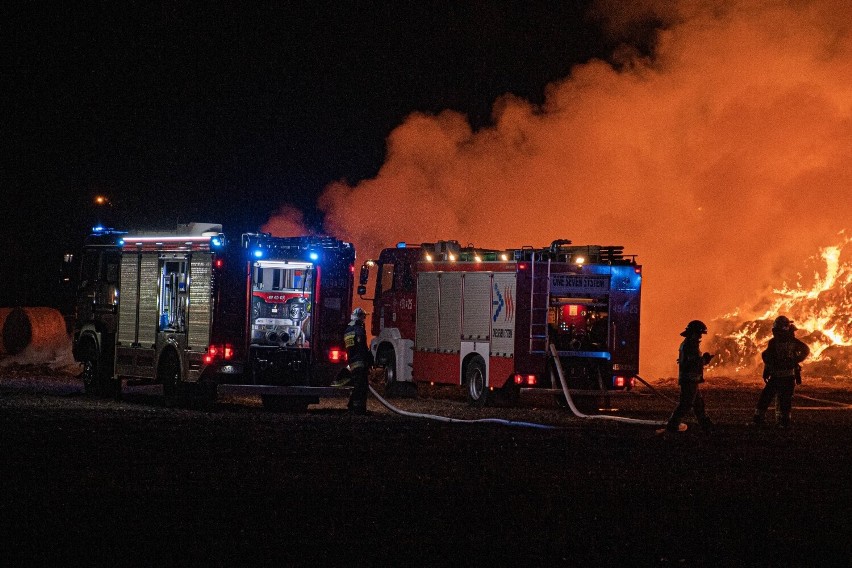 W piątek, 19 sierpnia w Konarzewie doszło do pożaru kilkuset...
