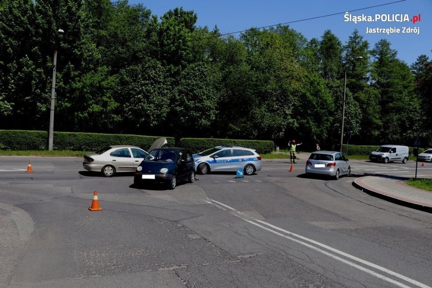 Wypadek w Jastrzębiu: zderzenie deawoo matiza z renault...