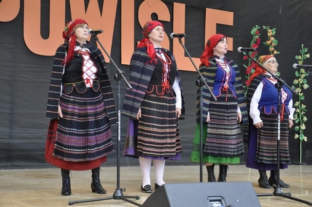 W tegorocznej edycji Festiwalu Folkloru i Twórczości Nieprofesjonalnej "Powiśle" w Lipsku wystąpiło około czterystu miłośników kultury ludowej z regionu radomskiego.