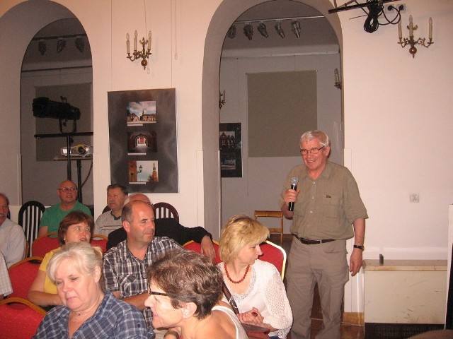 Leon Pierzchalski zapraszał widzów na swoją prezentację w Łaźni.