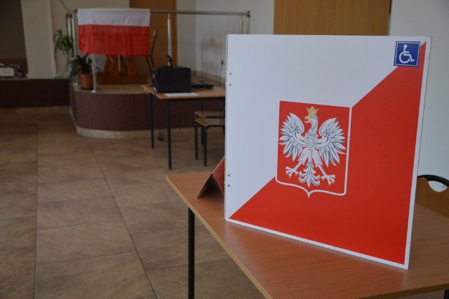 Lokal wyborczy w szkole w Męcikale będzie czynny w godz. 7.00-21.00