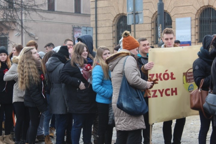 Pół tysiąca par zatańczyło poloneza w Zabrzu