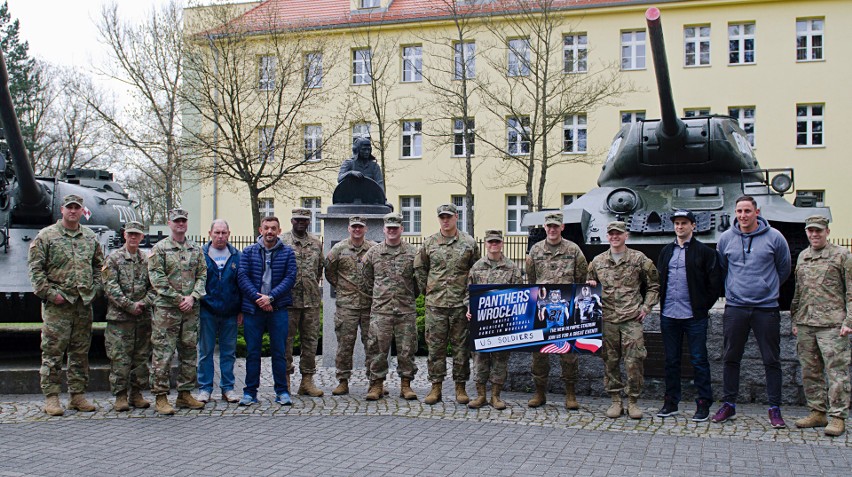 Panthers Wrocław z wizytą u amerykańskich żołnierzy