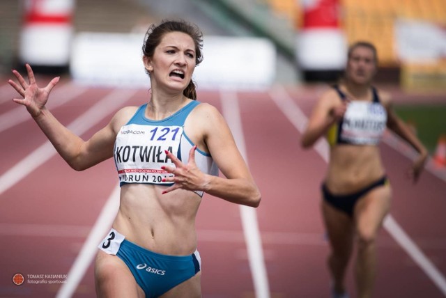 Martyna Kotwiła dziś biega na 200 metrów.