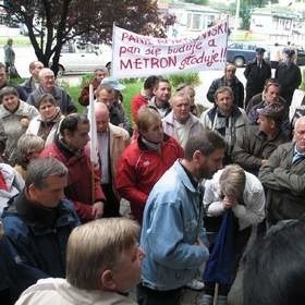 We wrześniu pracownicy Metronu protestowali przed delegaturą skarbu państwa