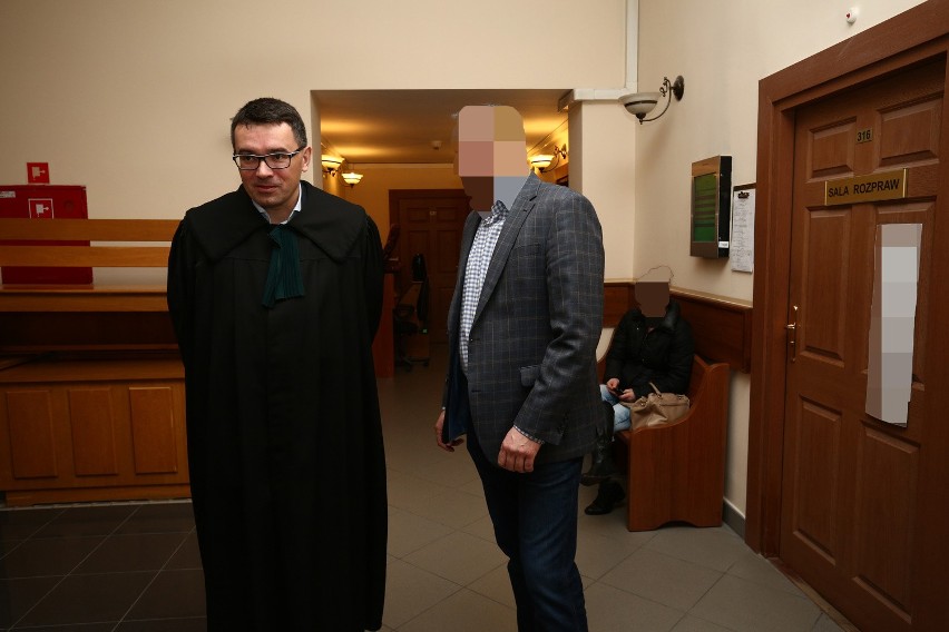Czesław M. i Andrzej O. przed sądem za podpalenie aut Aleksandra Jacka 