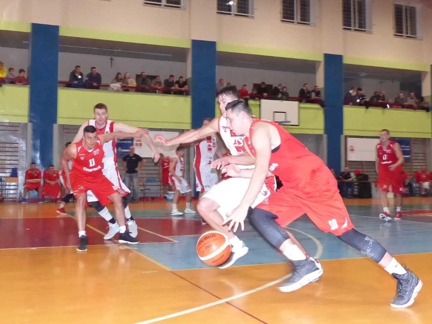 Mecz II ligi koszykówki Tur Basket Bielsk Podlaski - ŁKS...