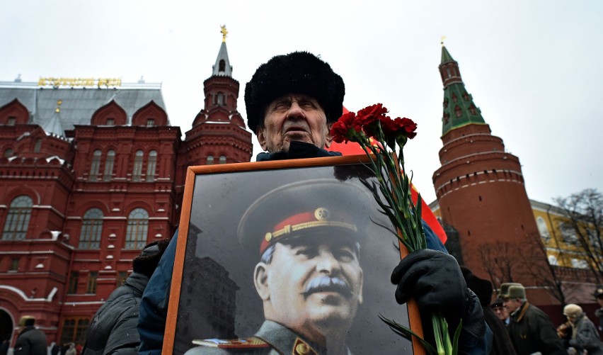Stosunek do Stalina w Rosji: naród go szanuje, władza potrzebuje