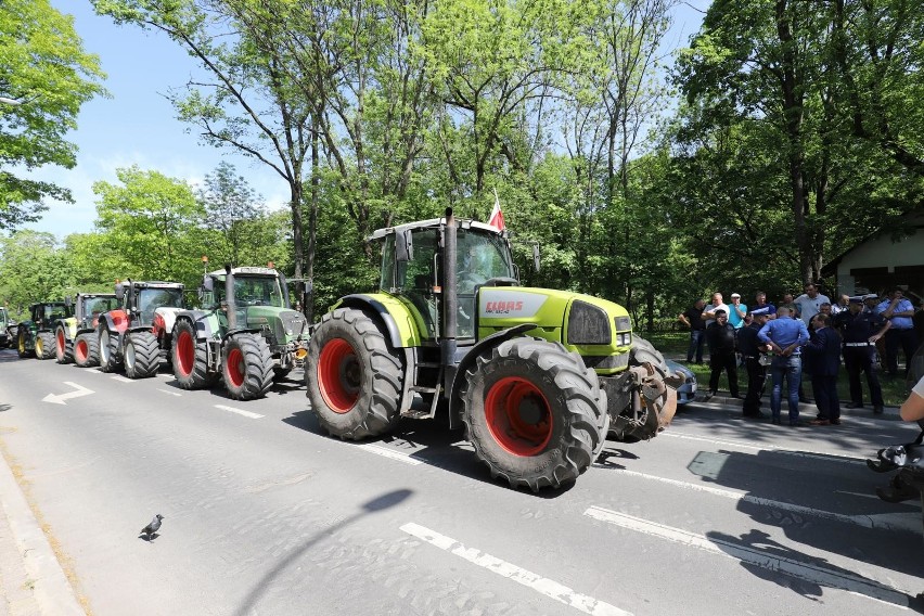 W środę 9 maja podlascy rolnicy przyjechali na protest do...